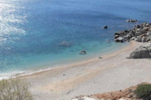 Ανασύρθηκε νεκρός 68χρονος στη παραλία του Μαραθώνα