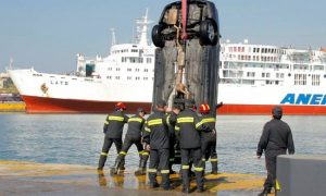 Νεκρός ανασύρθηκε οδηγός οχήματος που έπεσε στο λιμάνι του Πειραιά