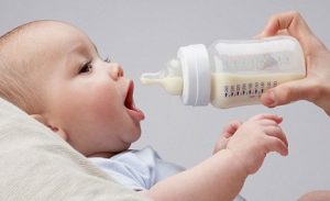 Το Μητροπολιτικό Ιατρείο Ελληνικού κάνει έκκληση για παιδικά-βρεφικά γάλατα 