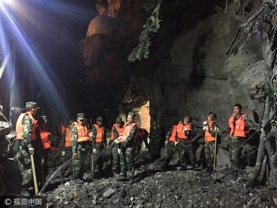 13 νεκροί και 175τραυματίες από τον μεγάλο σεισμό στην Κίνα